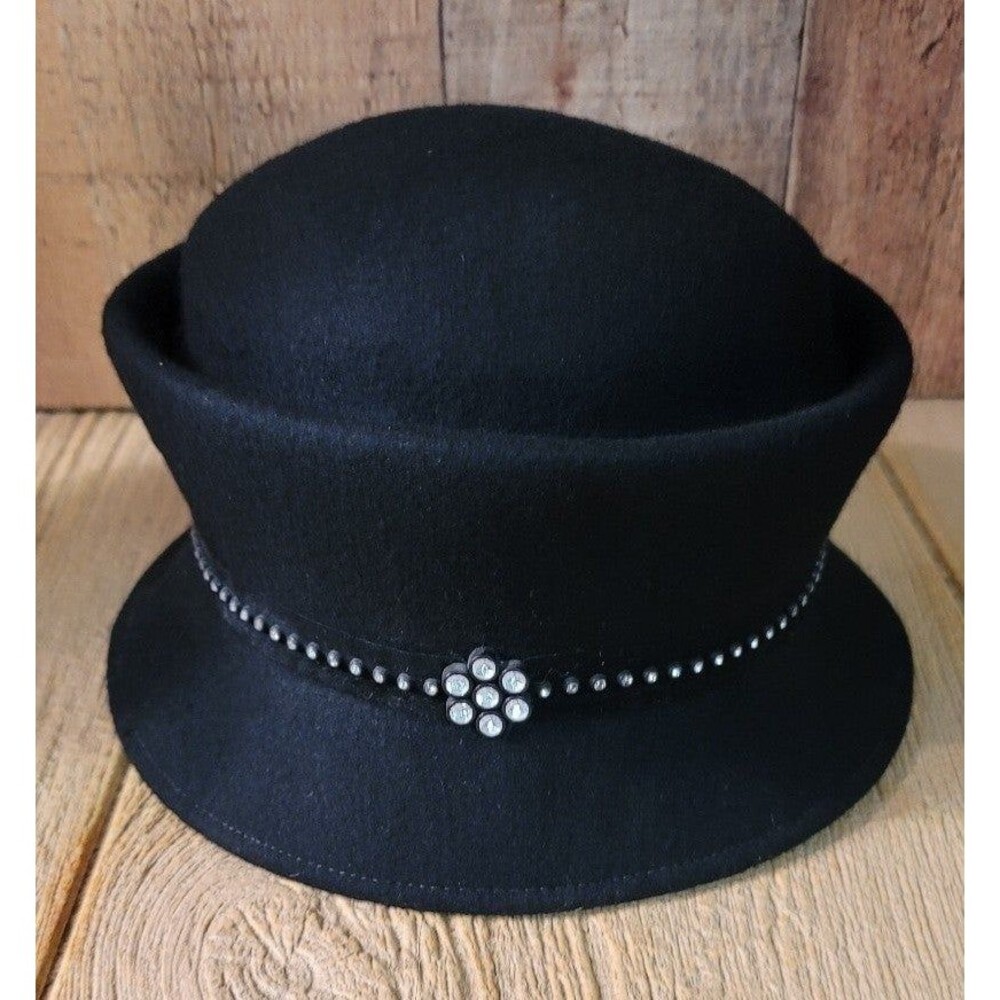 Vintage Felt Black Hat.  I'm not reducing this gorgeous Vintage hat.